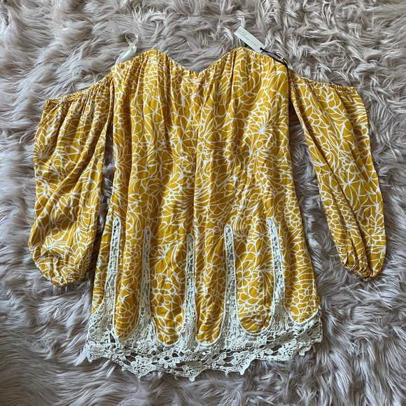 NWT Lovers and Friends - ‘Mosaic Fairy” Yellow and White Printed Crochet Dress - Picture 7 of 15